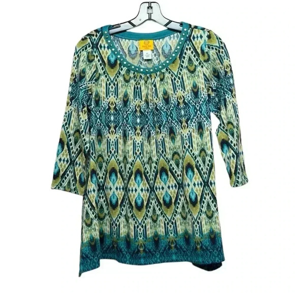 Women’s tunic top size small petite features a bohemian print - Picture 1 of 3
